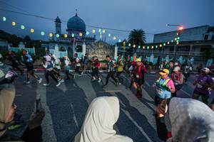 BIB: 
                            <button type="button" onclick="openModal(26232089)" class="btn btn-primary btn-sm float-right btn-popup" data-toggle="modal" data-target=".modal-high-quality">
                        <i class="fas fa-shopping-cart"></i> Add to Cart
                    </button>
                                            <button type="button" onclick="isThisMe(26232089, true)" class="btn btn-success btn-sm float-right btn-popup btn-isme hidden" data-toggle="tooltip" data-placement="bottom" title="นี่คือรูปของคุณใช่ไหม คลิกที่นี่เพื่อเอาเข้าอัลบั้ม">
                        <i class="fas fa-plus"></i> Add to album
                    </button>
                    <button type="button" onclick="isThisMe(26232089, false)" class="btn btn-warning btn-sm float-right btn-popup btn-isnotme hidden">
                        <i class="fas fa-ban"></i> Remove from album
                    </button>